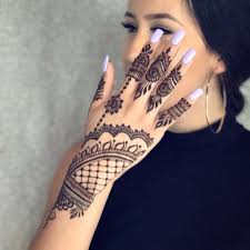 Simple Classic Mehndi Design For Bridals Artist Gopihenna Latest Mehndi Designs Henna Tattoo Designs Henna Designs Hand