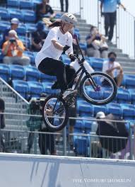 Bmxの競技はコースを走りタイムを競う 「bmxレース」 と、技の難易度や完成度、トリックの組み合わせや構成、ジャンプの高さなど総合的に採点が行われる 「bmxフリースタイル」 という2種類があります。 Mfmb7twelcyczm