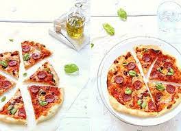 Pizza Stracchino E Salame Piccante Pizza With Stracchino Cheese And Spicy Salami Recipe On My Blog Oggi Pane E Salame Recipes Italian Cuisine Recipe Food