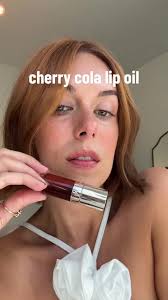 clarins lip oil in chocolate 🍫🍒 #cherrycolalips #cherrycolalipgloss  #cherrylips #cherrycokelips #terracottalipoil #lipoil #clarinslipoil  #clarinscomfortlipoil