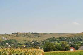 Orasul suceava are cateva atractii importante ale sale, printre care biserica sfantul ioan (in patrrimoniul unesco), muzeul de etnografie cu. LÄƒcasul Care Si A GÄƒsit Linistea La Humoreni Doxologia