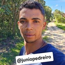 Dora Cantor's Instagram, Twitter & Facebook