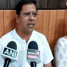 Couple sue their son for £500,000 because they haven't had a grandchild