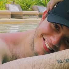 𝐕𝐞𝐫𝐬𝐚𝐜𝐞 (@BrandonMaaciel)