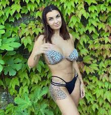 Moglie da appena 5 mesi del dj olandese afrojack, la vita coniugale non sembra aver scalfito la sua sensualità, anzi.elettra negli ultimi tempi è riuscita a conquistare una miriade di fan, che. Mini Costume And Stunning Physique Archyde