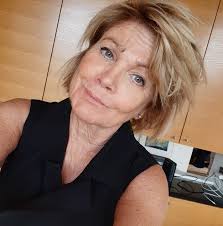 Þessi flotta kona Elma Diego vann í skóleiknum og kom í dag að valdi sér  skó frá Nero Giardini. Að hennar sögn eru þetta skór sem hún gæti gengið í  alla daga