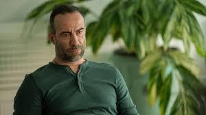 Chefi sezonul 9 episodul 21. Showpodzone Umbre Soarta Pandeste Din Umbra Episodul 1 Sezonul 3 Online 20 Noiembrie 2019