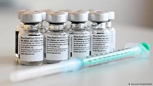 Pfizer kündigte an, die notfallzulassung für den impfstoff innerhalb weniger tage bei der der impfstoff wird zweimal im abstand von drei wochen verabreicht. Europas Impfdebakel Europa Dw 26 01 2021