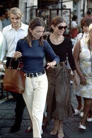 May 29, 2016 · one doesn't become a style icon without a signature look. Iconic Jackie Kennedy Fashion Pictures Style Photos Of Jackie O