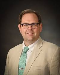 Elizabeth Trapp's Instagram, Twitter & Facebook