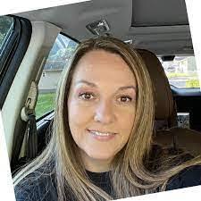 Vicki Shamblin's Instagram, Twitter & Facebook