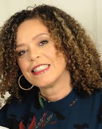 Renee Edwards's Instagram, Twitter & Facebook