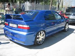 blue behind of a citroen xantia