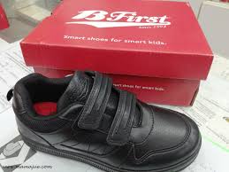 Kasut lari direka untuk memberikan penyerapan kejutan maksimum keseluruhan kaki. Mamajue Story