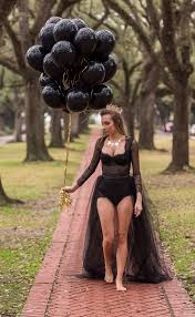 30th Birthday Photoshoot Ideas For Women Pin By Patty Wyatt On 25 Birthday Photoshoot 21st Birthday Photoshoot Birthday Ideas For Her