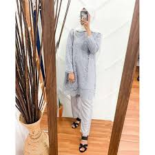 Fashion untuk wanita memiliki desain dan model yang sangat cepat sekali berubah dan selalu kedatangan fashion baru yang banyak dipengaruhi oleh fashion. Jual Baju Setelan Muslim Modis Anne Hd Terbaru Juni 2021 Blibli