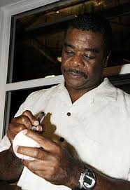 Hall of Famer visits Tustin restaurant