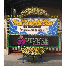 Karangan bunga duka cita memang bisa mewakili kamu untuk mengungkapkan keikutsertaan kamu terhadap kesedihan yang dialami oleh keluarga yang bersangkutan. Karangan Bunga Papan Duka Cita Murah Rapi Kirim Area Jakarta Murah Aja Shopee Indonesia