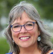 Laura Rhodes's Instagram, Twitter & Facebook