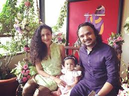 Parthiv Gohil - We are family! At @jahnvishrimankar's mehendi ceremony! #indian #occasion #mehendi #traditional #family #nirvi #happiness | Facebook