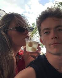 Katie Langan (@_katielangan) • Instagram photos and videos