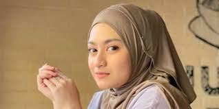 Nathalie holscher yang di tuding berselingkuh dengan managernya sendiri, panji komara hingga saat ini masih terus. Kematian Mantan Istri Sule Jadi Bahan Promosi Nathalie Holscher Ngamuk Dream Co Id