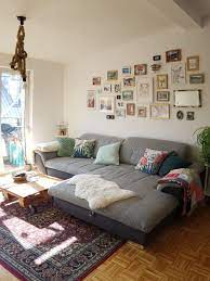 Gemutliches Wohnzimmer Mit Kreativer Bilderwand Gemutliches Wohnzimmer Haus Deko Wohnzimmer