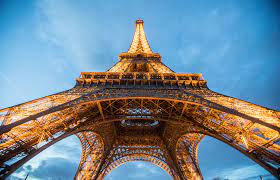 Voir plus d'idées sur le thème tour eiffel, eiffel, vieux paris. La Verticale De La Tour La Verticale De La Tour Eiffel