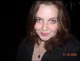 MEET OUR SENIORS!!! 💃🏻💃🏻💃🏻Our beautiful member Patsy Buckley is from  Quogue, NY and she's a wonderful singer who we love so much! Her interests  include going to the beach and having a