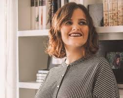 A jovem cantora surpreendeu os seguidores com uma canção nova que publicou na página de instagram. Caras Carolina Deslandes Faz Nova Tatuagem