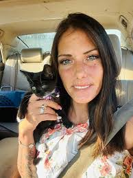 Linda Windley's Instagram, Twitter & Facebook