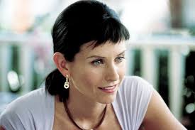 9 months with courteney cox. Courteney Cox Will Return As Gale Weathers In New Scream