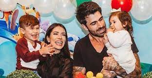 A diferença de idade do casal é de três anos. Adriana Sant Anna E Rodrigao Se Mudam Para Mansao De R 15 Milhoes Veja As Fotos