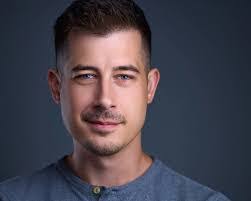 Kiara Dow's Instagram, Twitter & Facebook