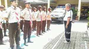 Video profil smk pgri 1 kota blitarподробнее. Kanit Binmas Polsek Kesamben Polres Blitar Memberikan Pembekalan Saka Bhayangkara Yang Akan Melakukan Kegiatan Kemah Bersama Tribrata News Blitar