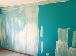 Un mur subtilement bicolore des murs qui donnent (vraiment) le ton un jeu de lignes entre peinture, déco et mobilier peinture mur exterieur votre peinture est abîmée ou bien vous souhaitez simplement en changer la couleur ? Travaux De Renovation Peinture Peindre Comme Un Pro Etape Par Etape
