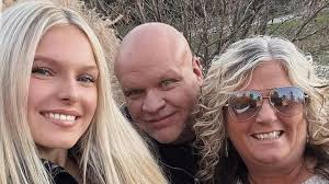 💔 A tragic accident turned a promising day into a nightmare. While  watching her daughter Marlee at a college softball prospect camp, Gendie  Miller was struck and killed by a falling tree