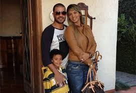 Davi nogueira, filho de diogo nogueira, diz que paolla oliveira obrigou ele a tirar foto com o pai imagem: Diogo Nogueira Comemora 10 Aos De Casado O Fuxico