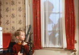 Er jagt das depperte duo geteert und gefedert zum teufel… kevins ganovenhatz machte macaulay culkin zum kinderstar. Tv Tipps Fur Den 2 Weihnachtstag Macaulay Haus