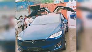 The tesla model s long range base price is $99,990, and the model x costs $84,990 without optional extras. This Is India S First Tesla Model X 100d Electric Suv Costs Almost Rs 1 5 Crore