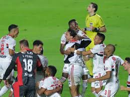 São paulo won 18 times in their past 54 meetings with palmeiras. Sao Paulo 2 X 0 Palmeiras Veja Os Gols Da Final Do Campeonato Paulista 23 05 2021 Uol Esporte