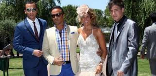 La influencer, aprovechando el noveno aniversario de bodas, ha preparado una boda sorpresa portada Los Looks De La Boda De Tamara Gorro Y Ezequiel Garay