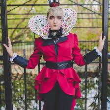 Kostüme von alice im wunderland für familien und gruppen. Alice Im Wunderland Herzkonigin Kostum Selber Machen Maskerix De Herzkonigin Kostum Selber Machen Kostume Selber Machen Halloween Kostum Selber Machen
