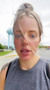 Did Sandy Wear A Backpack