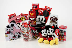 We're committed to providing low prices every day, on everything. Sweethearts Mickey Mouse And Minnie Mouse Celebrate Disneyvday14 With New Valentine S Day Collection Business Wire