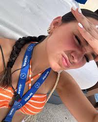 Un baby mango o que ??. Una semana muy cool con @lorettabyus 💙