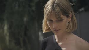 With Emma Moortgat (Sorted by Popularity Ascending)