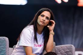 The page was created at the beginning of 2011.admins of page have been lena fan since 2010.you. Amira Pocher Da Ist Er Ja Sie Zeigt Endlich Ihren Babybauch Gala De