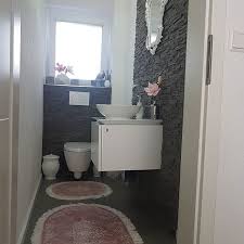 Dari berbagai sumber yang terpercaya, wikana architect harapkan dapat di jadikan acuan kamu dalam konsultasi desain, jasa desain mencakup desain arsitek, interior, pembuatan rencana anggaran. Desain Kamar Mandi Kecil Ukuran 1 5x1 5 Contoh Wc Terbaru Desainer Interior Indonesia