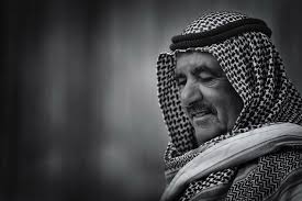 وحمدان بن راشد من مواليد دبي عام 1947، وتولى منصب وزير. X2tpyleag8dj8m
